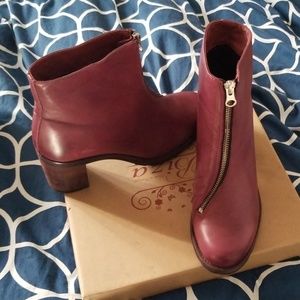 Biza heeled ankle boot burgundy sz 41